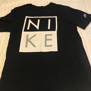 Nike black large T-shirt